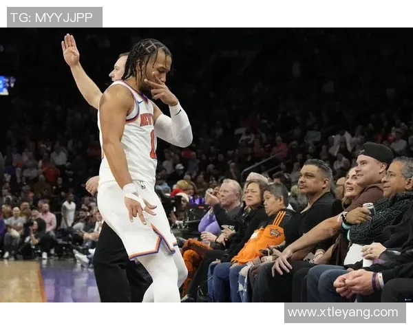 浓眉半场表现抢眼高效得分15分7篮板还命中一记三分球 浓眉半场表现抢眼高效得分15分7篮板还命中一记三分球