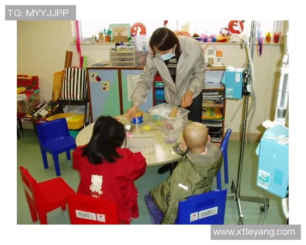 格纳布里与基米希探访医院肿瘤病房温暖关怀患病儿童