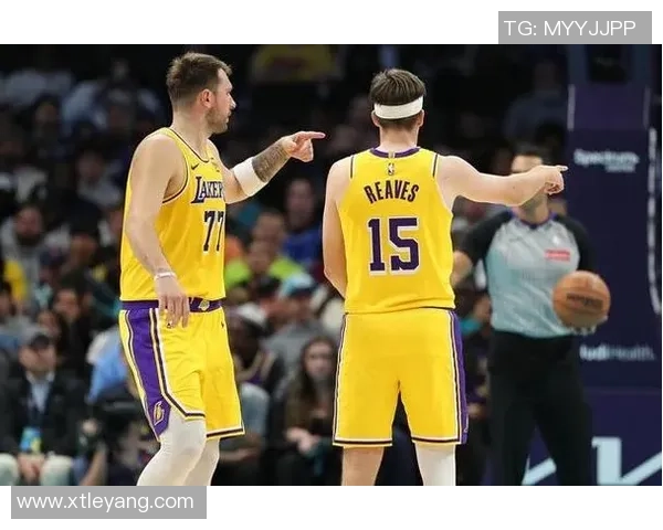 迪文岑佐与里德三分球表现不佳却携手贡献21分展现默契配合 迪文岑佐与里德三分球表现不佳却携手贡献21分展现默契配合