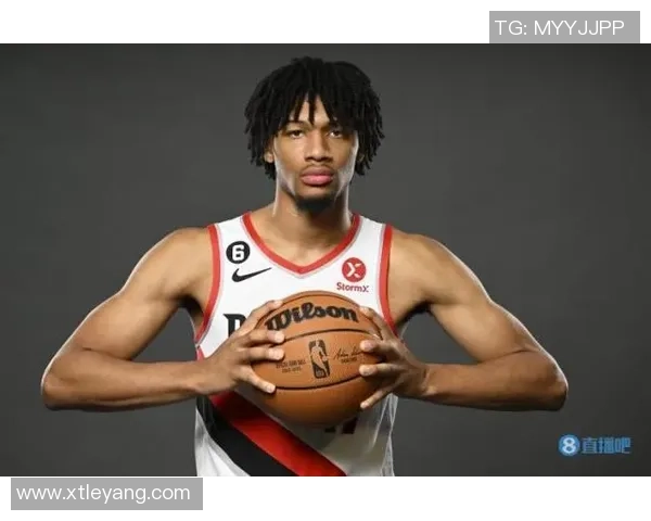 比卢普斯称赞夏普攻守兼备称其能应对高强度对抗挑战 比卢普斯称赞夏普攻守兼备称其能应对高强度对抗挑战